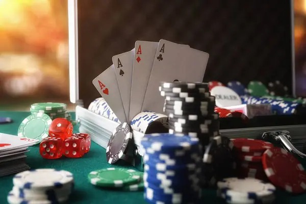 Live Sic Bo Dadu table with professional dealer and three dice in sealed container